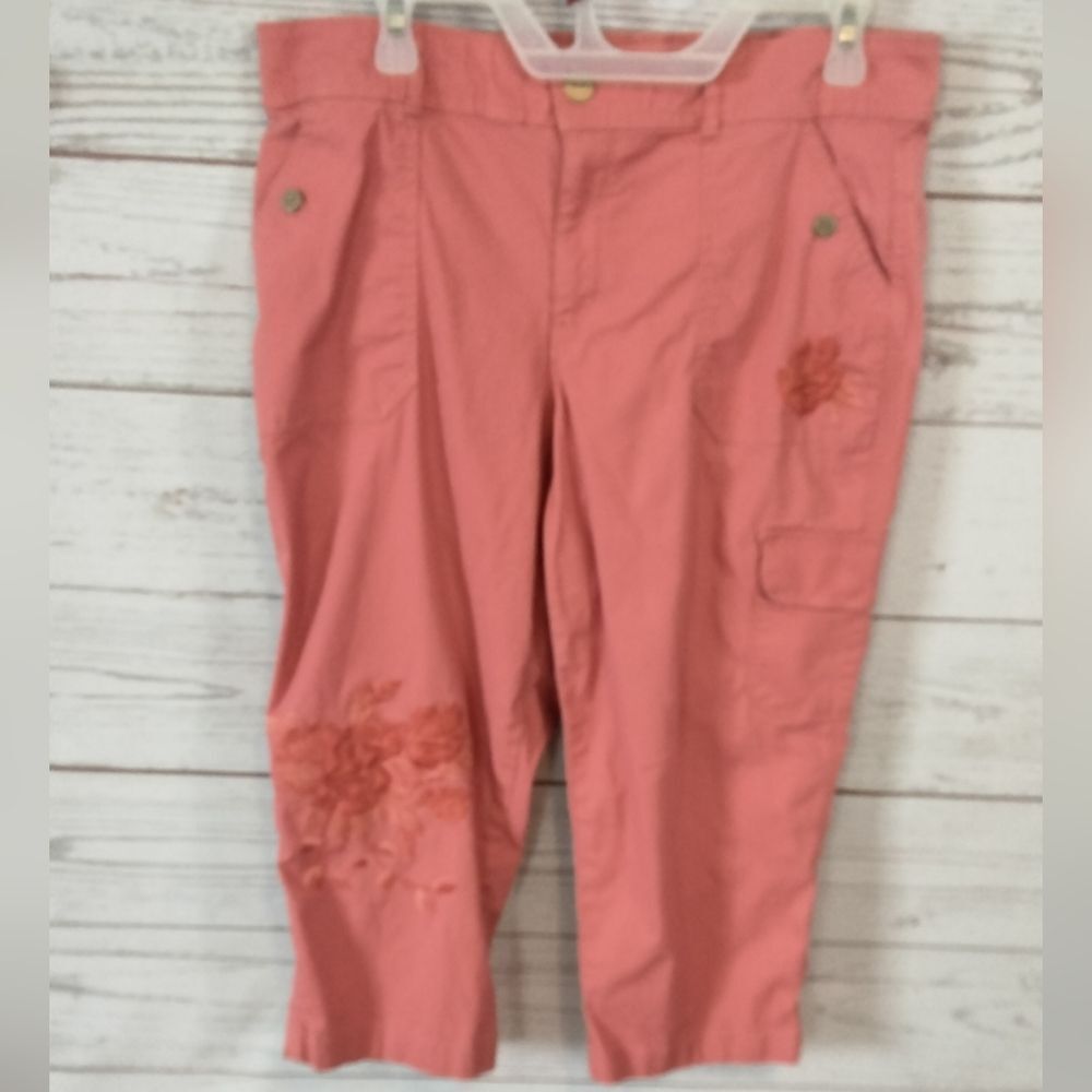 Gloria Vanderbilt Woman's Capri's